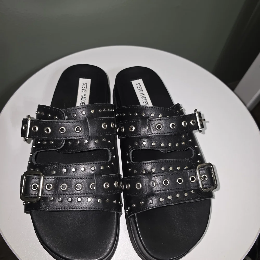Steve Madden Black Studded Sandals - Picture 1 of 6